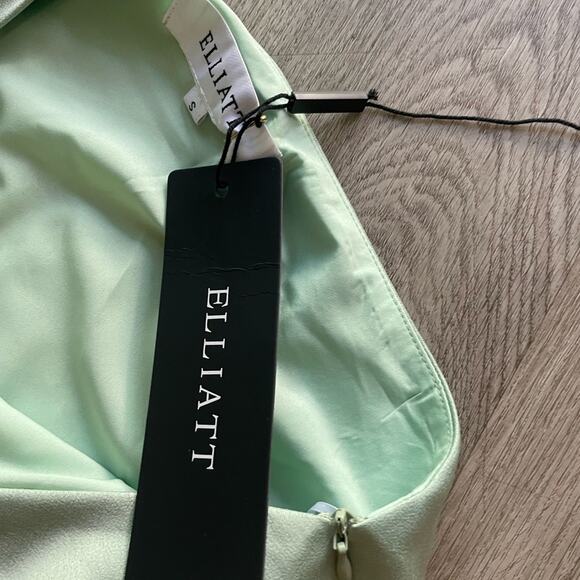 elliatt adelite sage green one shoulder fold over ruched waist mini dress small - Picture 4 of 9